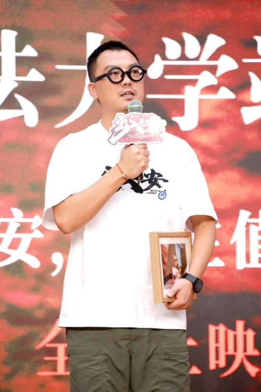 云图片