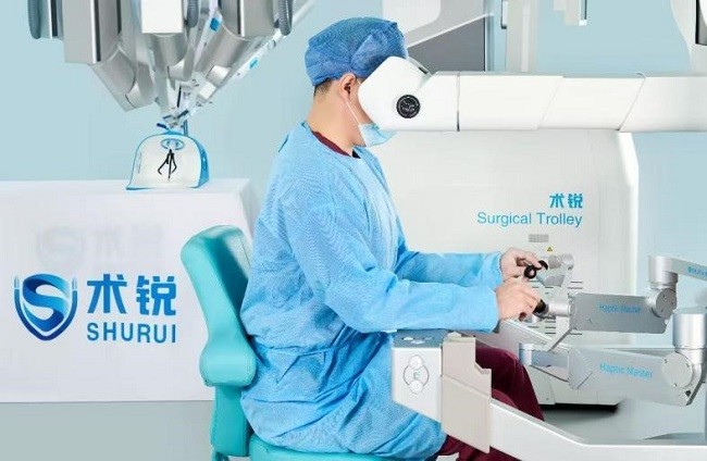 重构儿童外科未来：上海儿童医学中心单孔机器人手术的全球创新实践