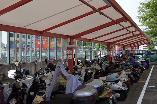人民能源自研第三代智能充电中控亮相  开启出行与城市智慧变革